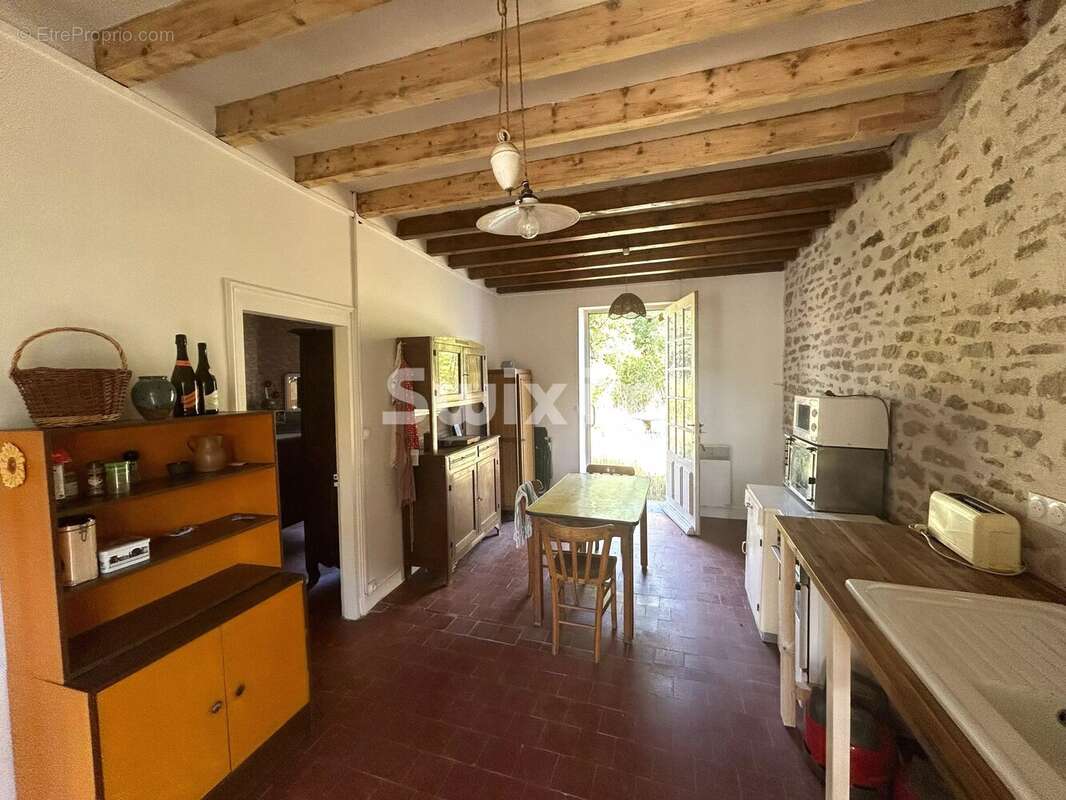 Maison de caractère avec dépendances et jardin aux portes de Vézelay - photo 2