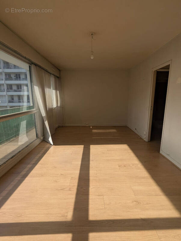 Appartement à PARIS-20E