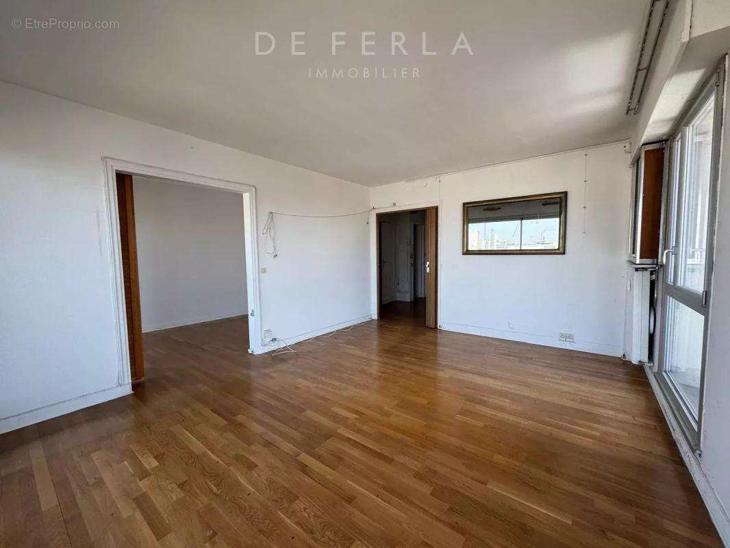 Appartement à PARIS-14E