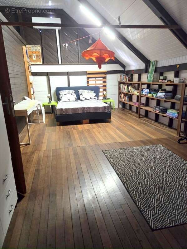 Maison à REMIRE-MONTJOLY