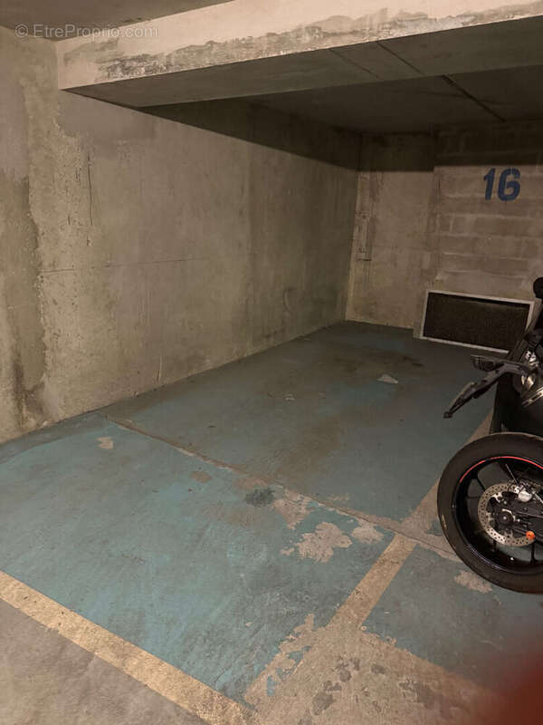 Parking à PARIS-14E