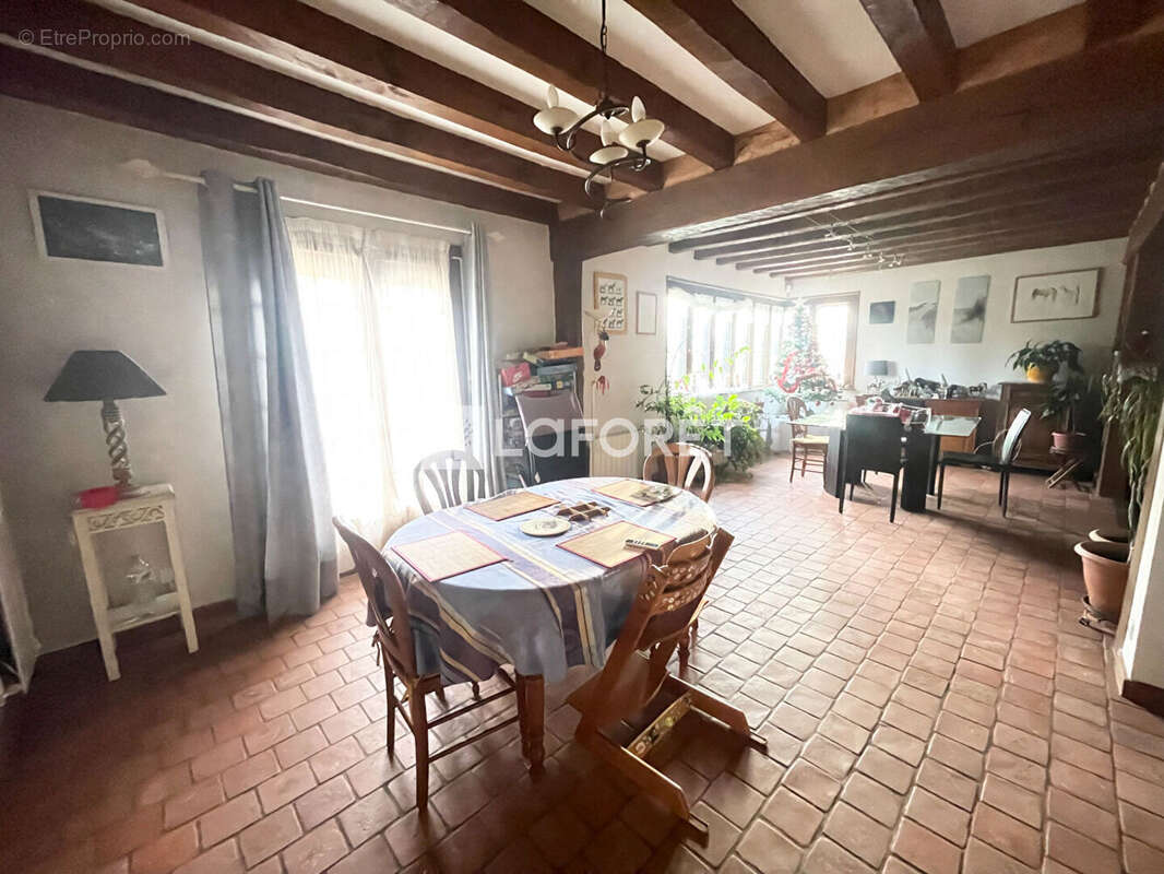 Maison à MOUSSEAUX-SUR-SEINE