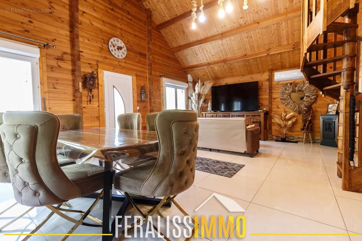 Maison à VAUX-SUR-SEINE