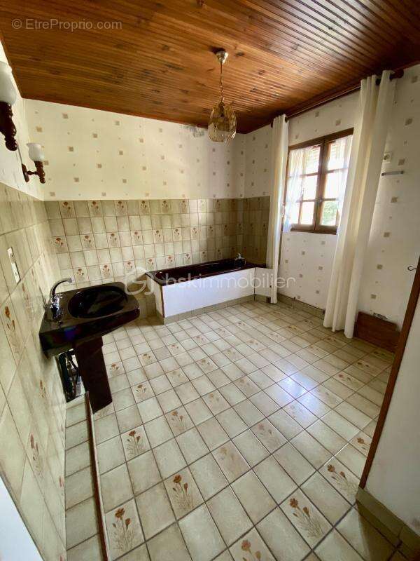 Maison à ESTREE-BLANCHE
