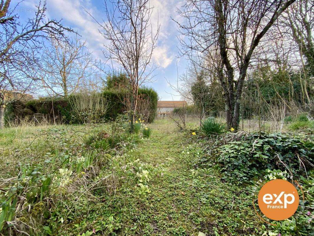 Maison à SAINT-FLOVIER