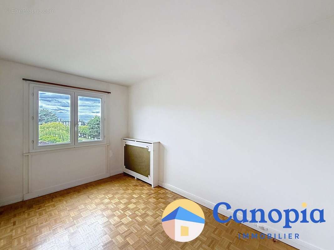 Appartement à L'HAY-LES-ROSES