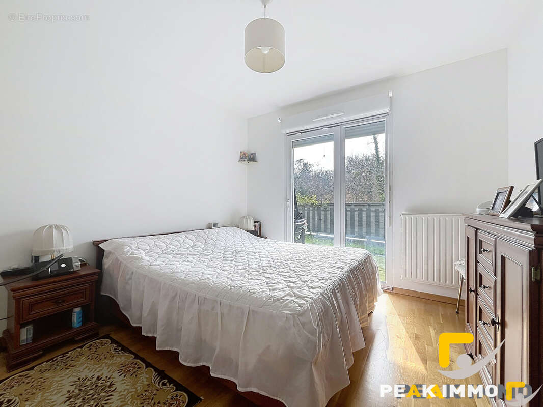 Appartement à BONNE