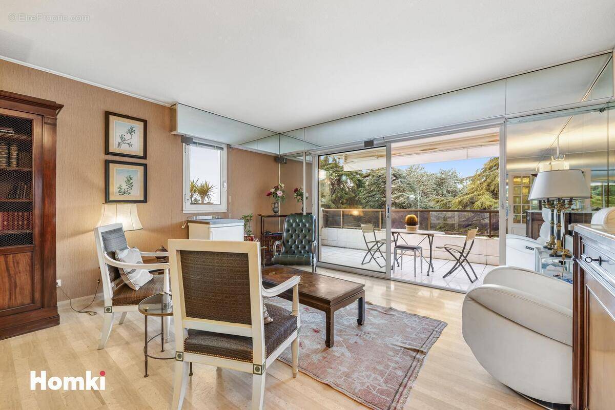 Appartement à LE CANNET