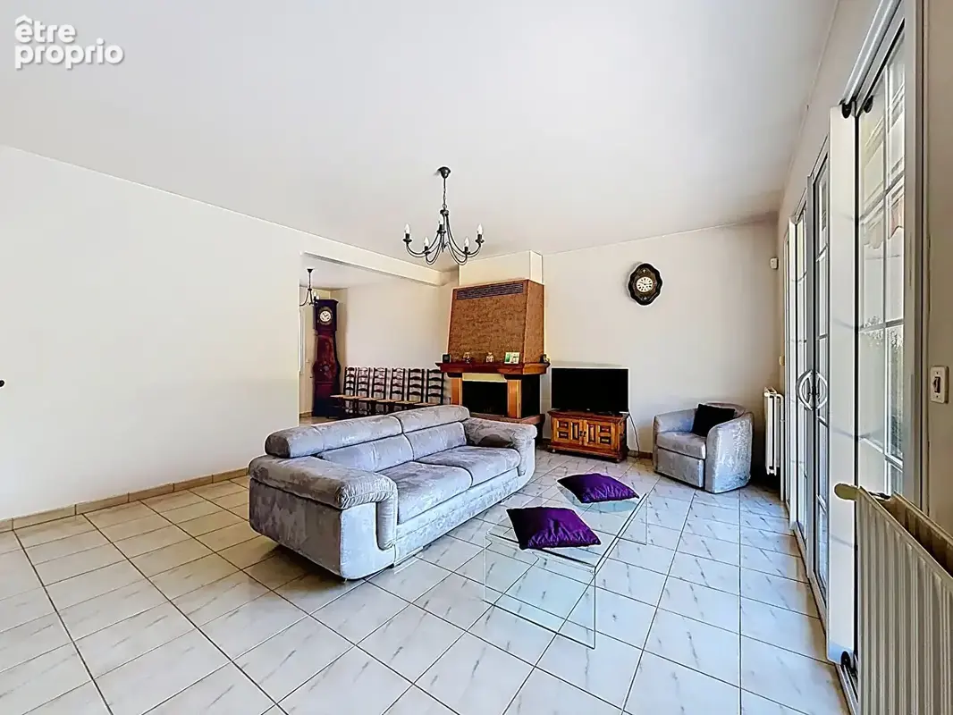Maison Neauphle Le Château 8 pièce(s) 137.40 m2 - photo 6