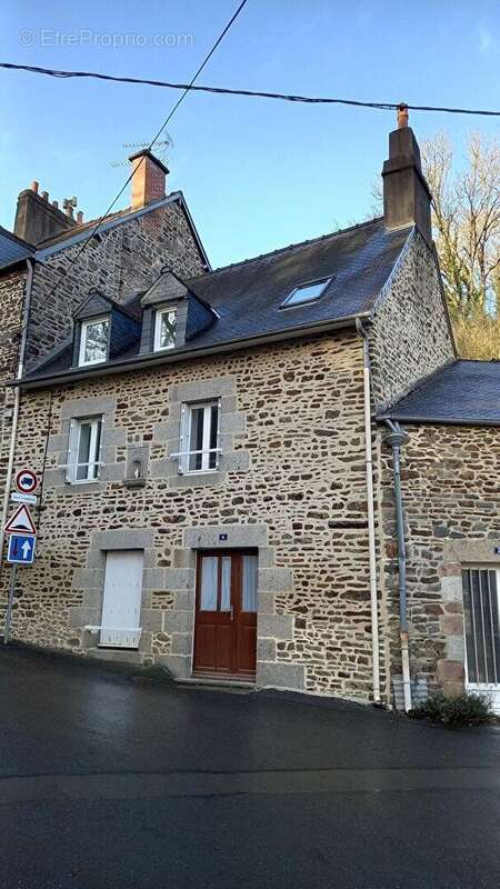 Maison à FOUGERES