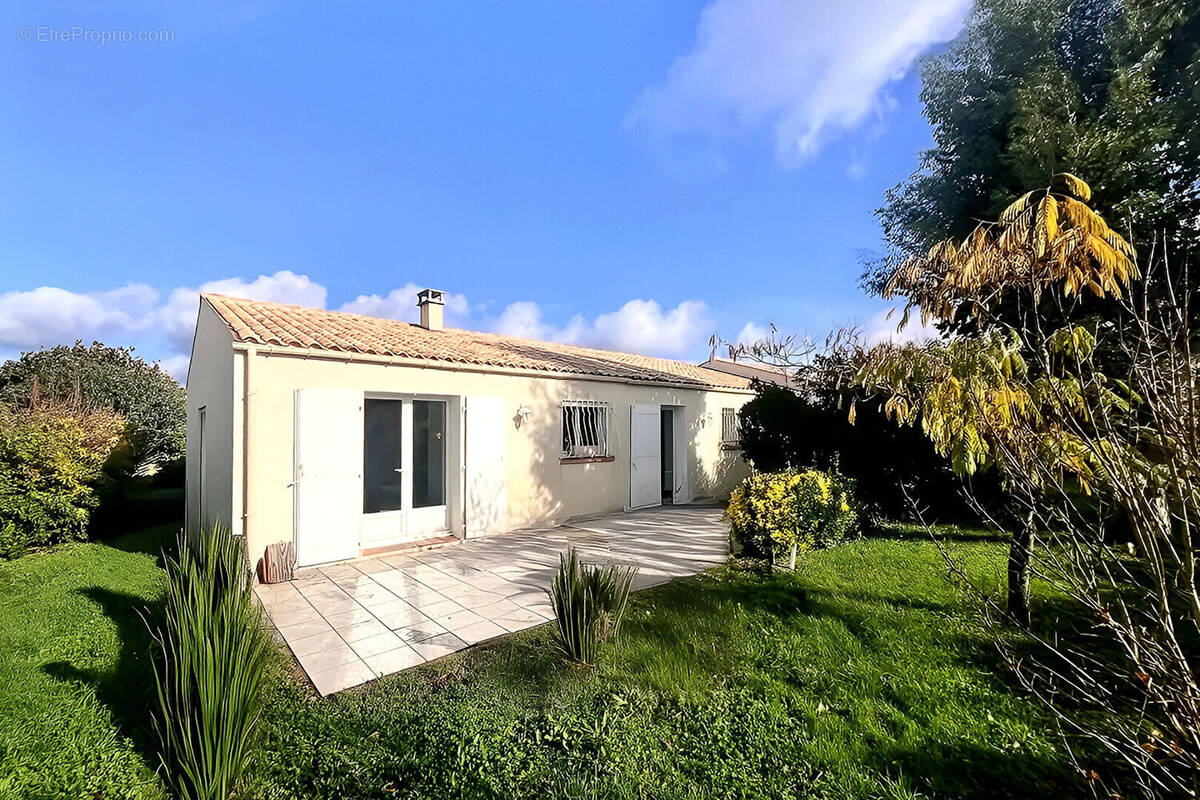 Maison à SAINT-JEAN-DE-LIVERSAY