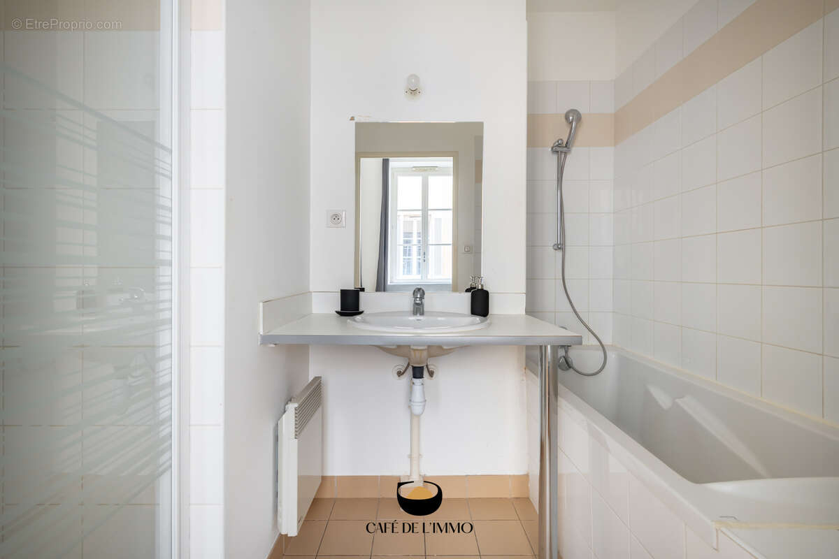 Appartement à MARSEILLE-2E