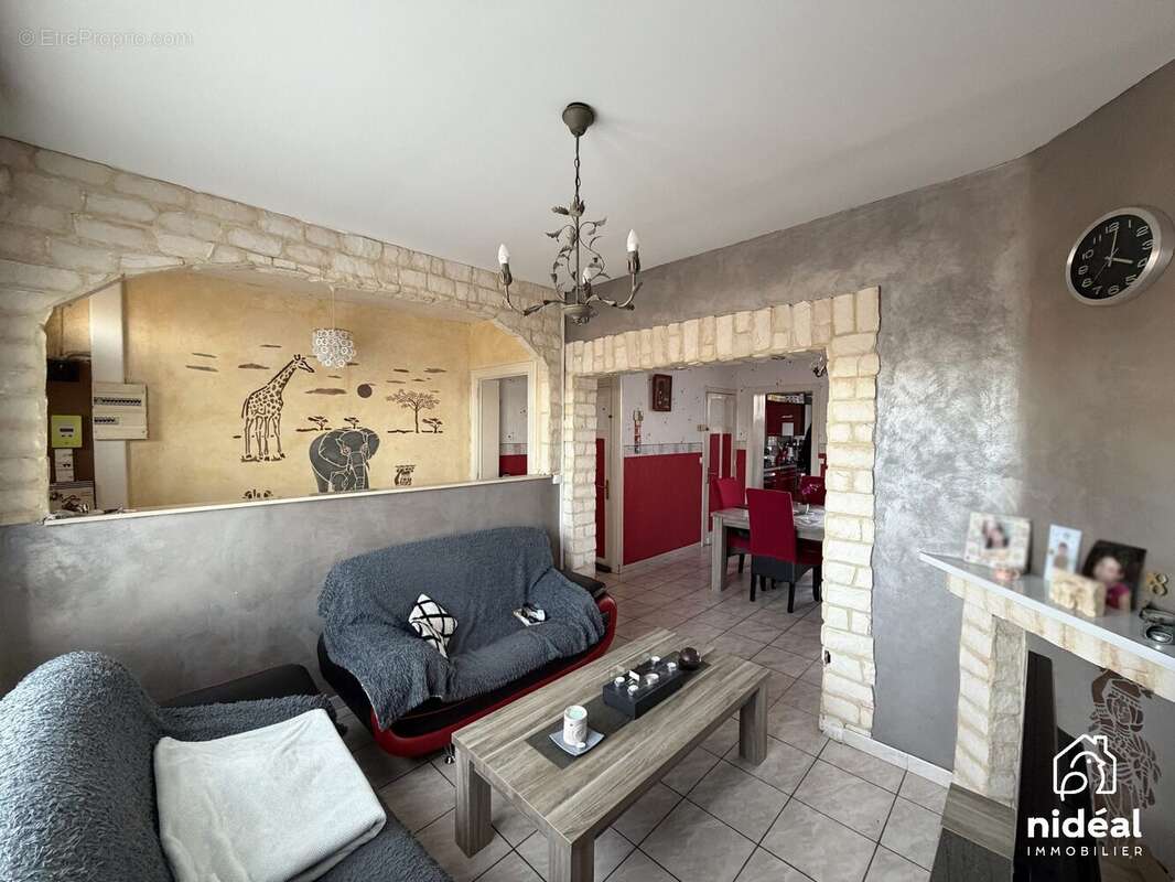 Maison à AULNOYE-AYMERIES