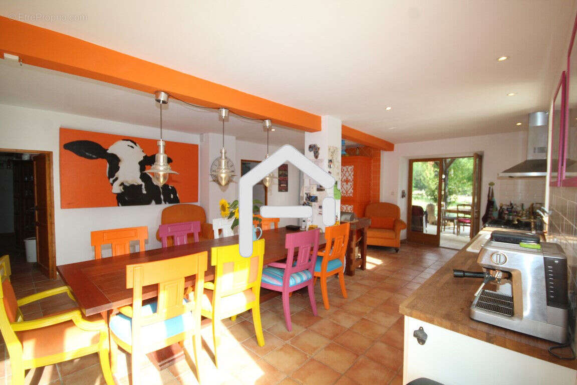 Maison 300 m² à Varilhes  - photo 2