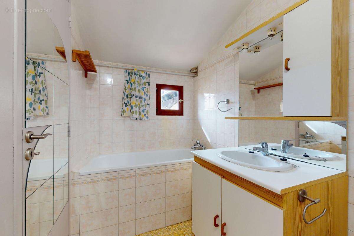 Appartement à SAINT-JEAN-DE-VEDAS