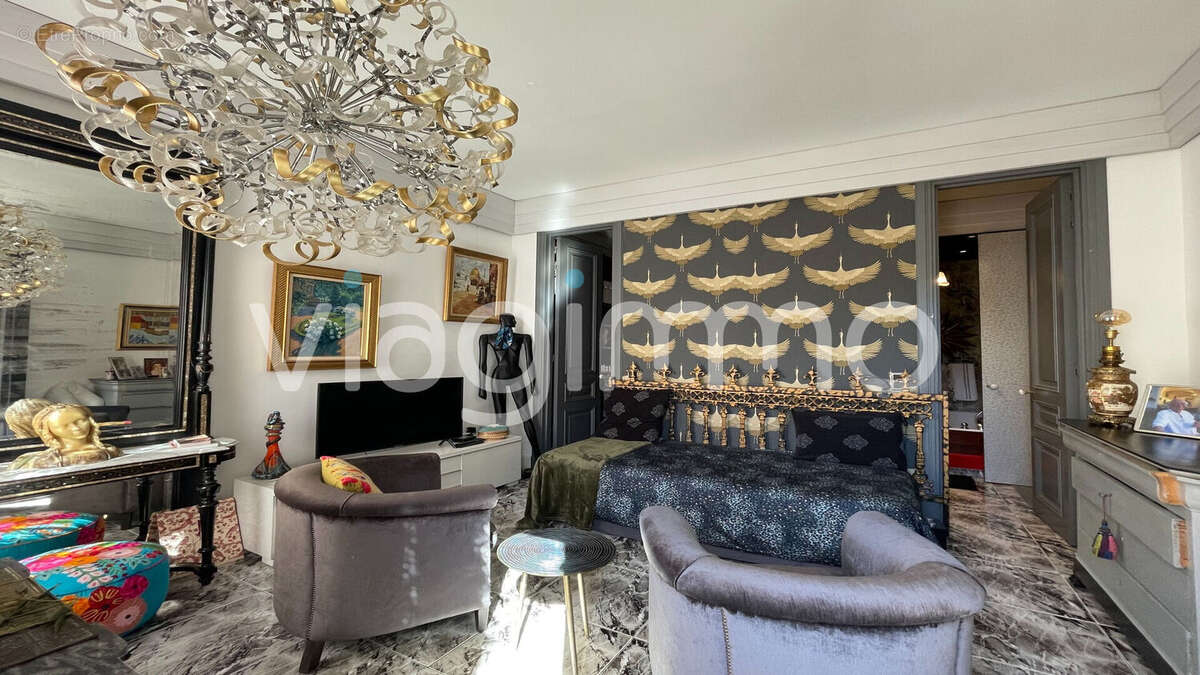 Appartement à MARSEILLE-6E