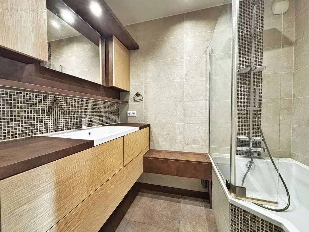 Appartement à LYON-8E