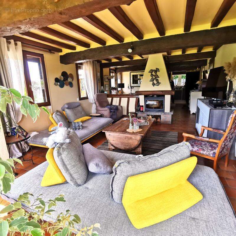 Maison à OSMOY-SAINT-VALERY