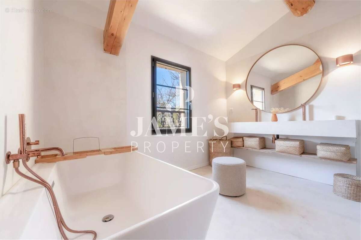 Maison 298 m² à Paradou  - photo 8