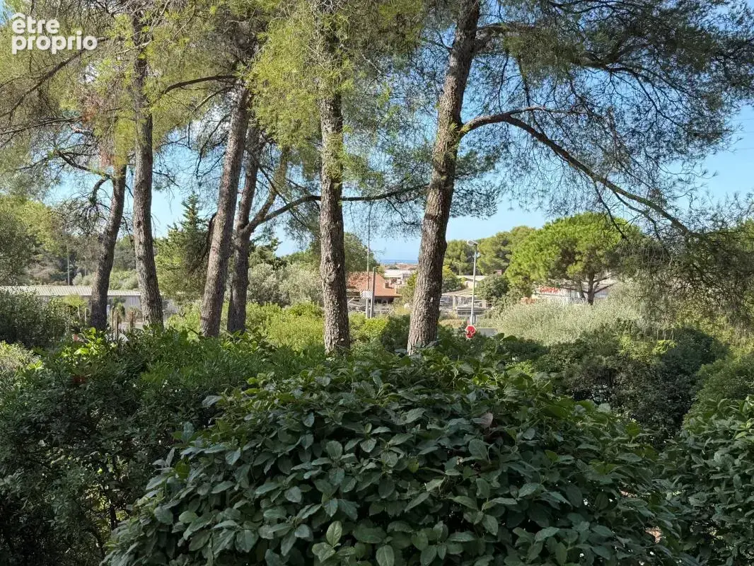Terrain limite sanary commerces a pied - photo 2