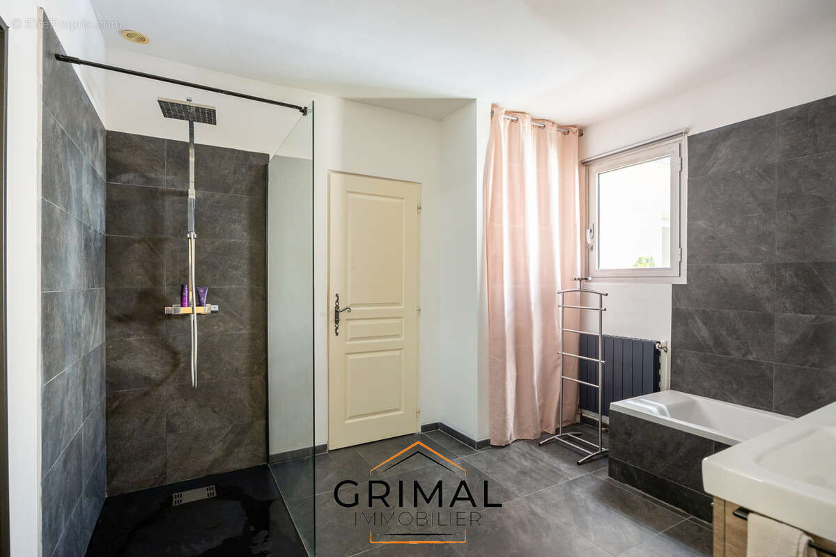 Appartement à MARSEILLE-11E