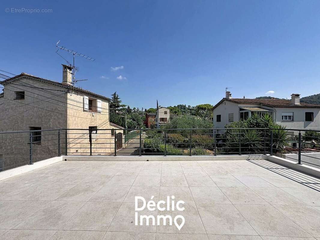 Appartement renove - 2 pieces - terrasse -  pegomas - photo 5