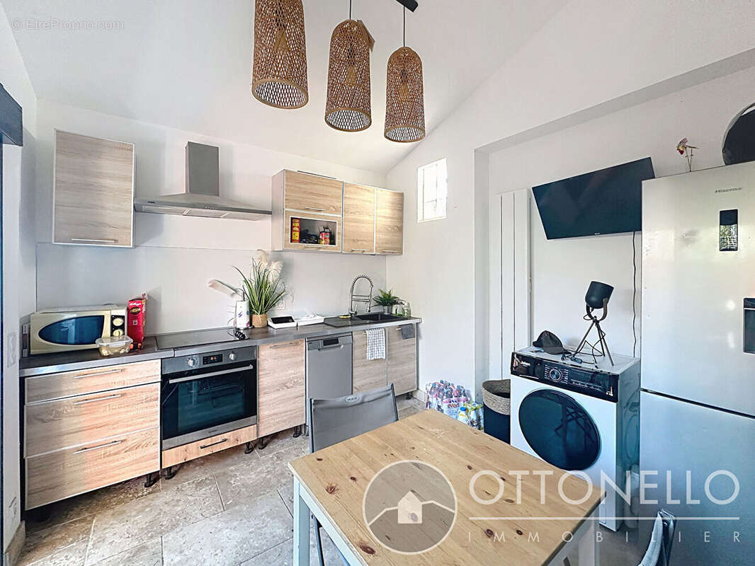 Maison à ROQUEBRUNE-SUR-ARGENS