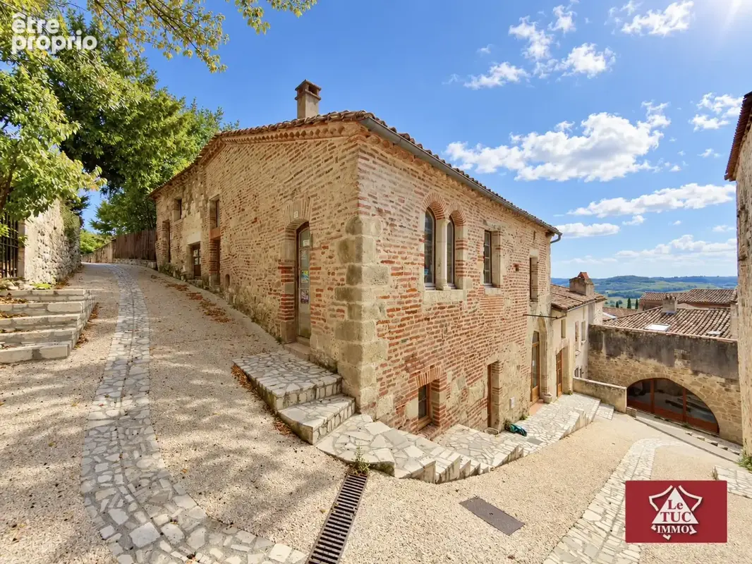 Ensemble immobilier de caractère - photo 1