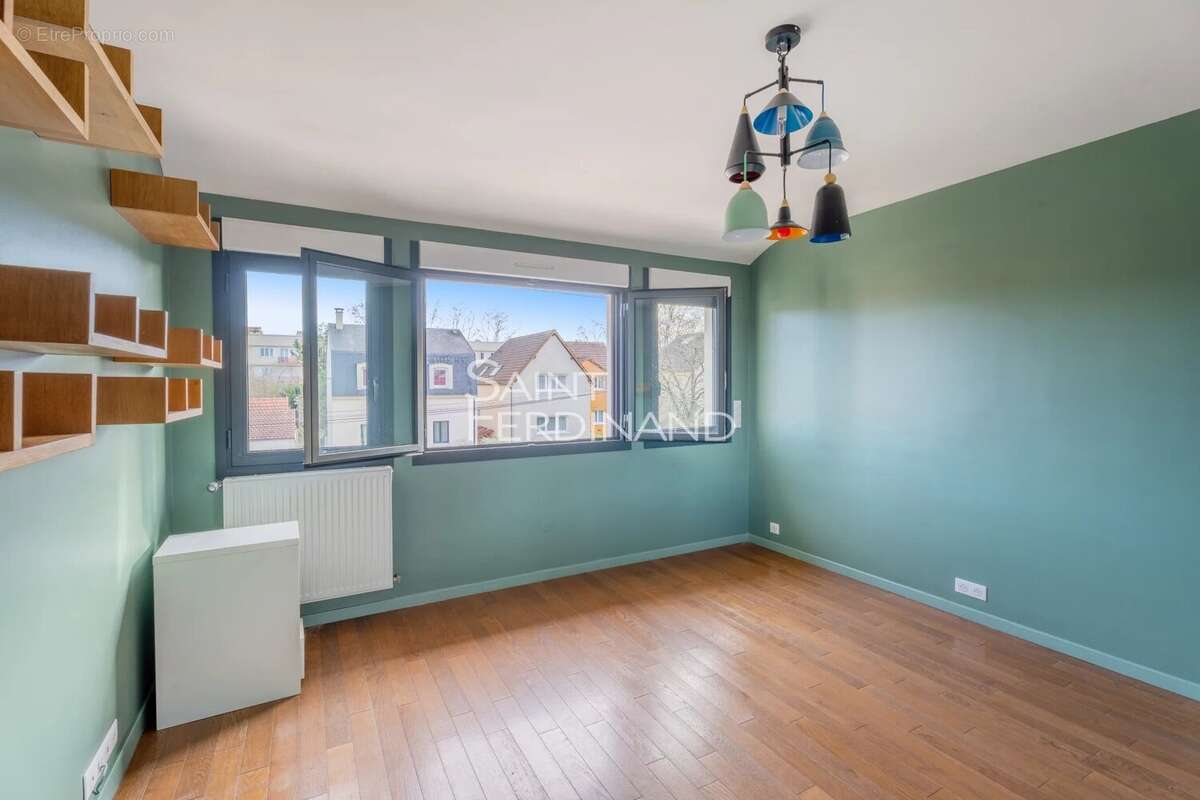 Maison à SARTROUVILLE