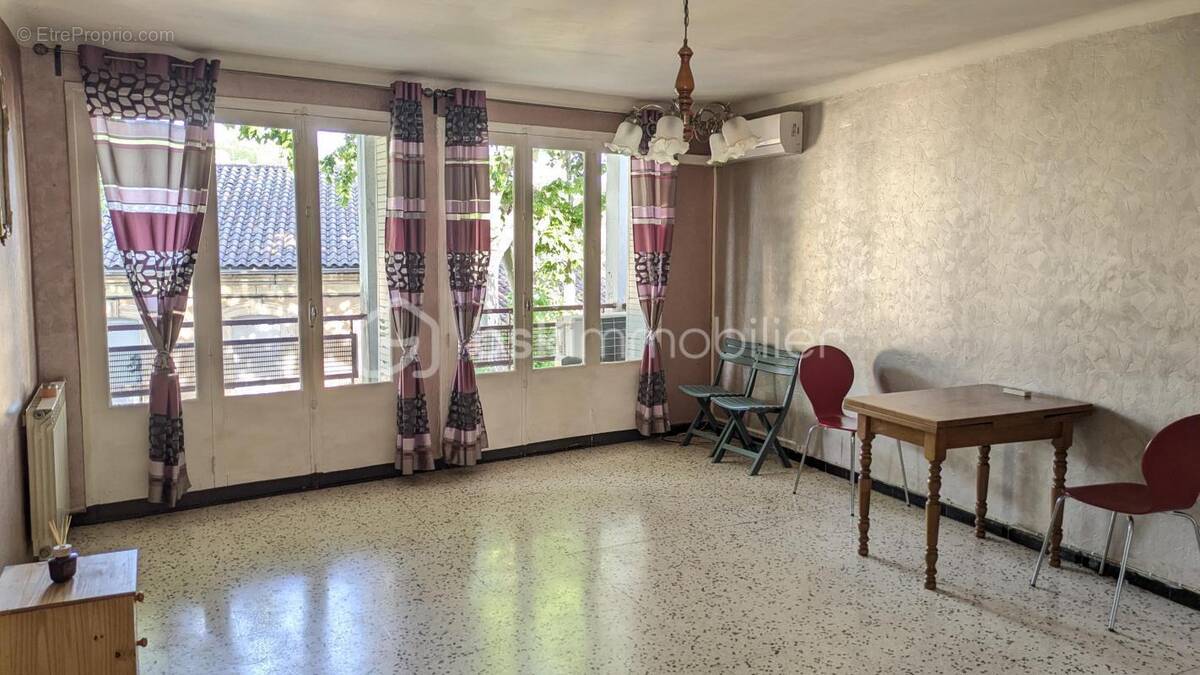 Appartement à LAMALOU-LES-BAINS