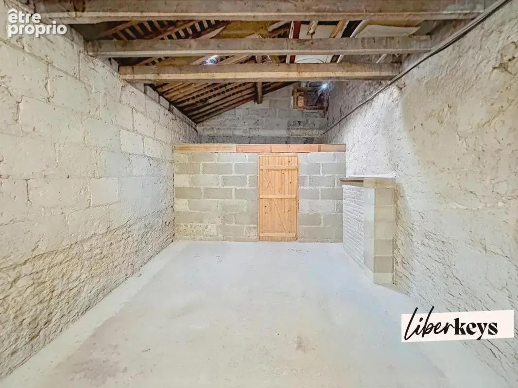 Maison de caractère rénovée de 207 m² avec jardin, garage et panneaux solaires – Neuillé - photo 15