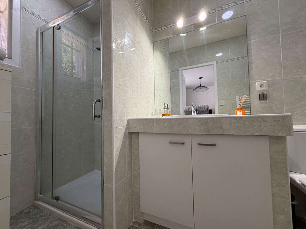 Maison à BAGNOLS-EN-FORET