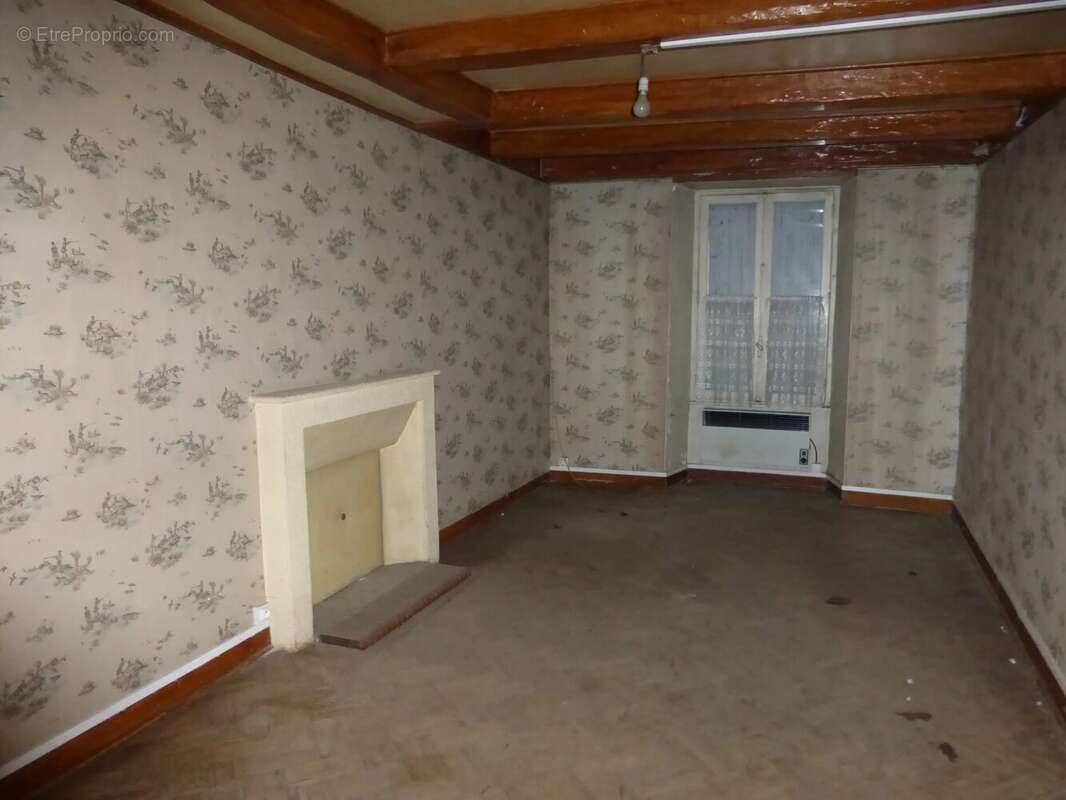Ancien magasin avec appartement - photo 3