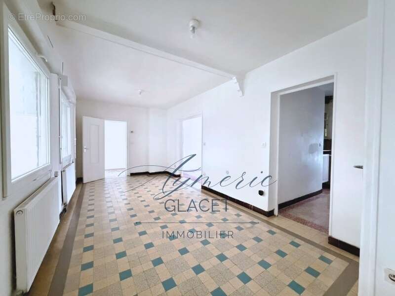 Maison à DOUCHY-LES-MINES