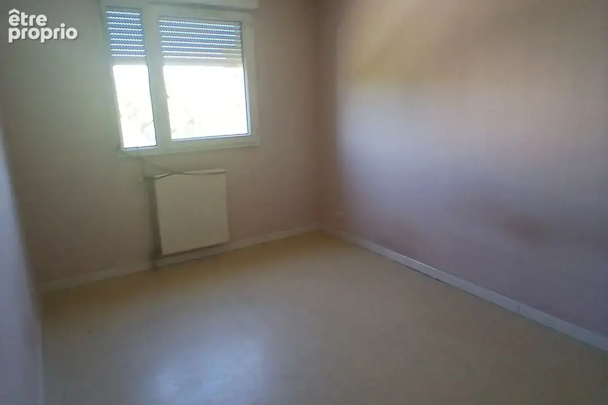 E3477C028L Très bon rapport qualité T4 79m² terrasse de 14m² en 3ième et dernier étage sans ascenseur - photo 6