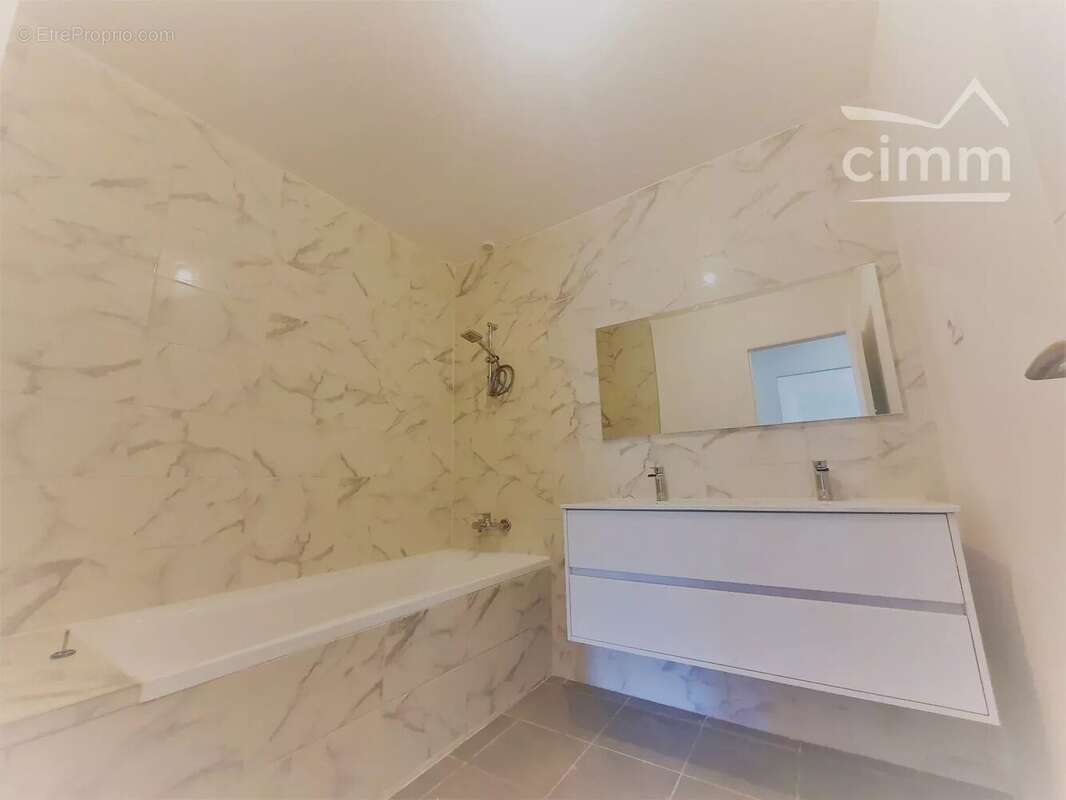 Appartement à LA TOUR-DU-PIN