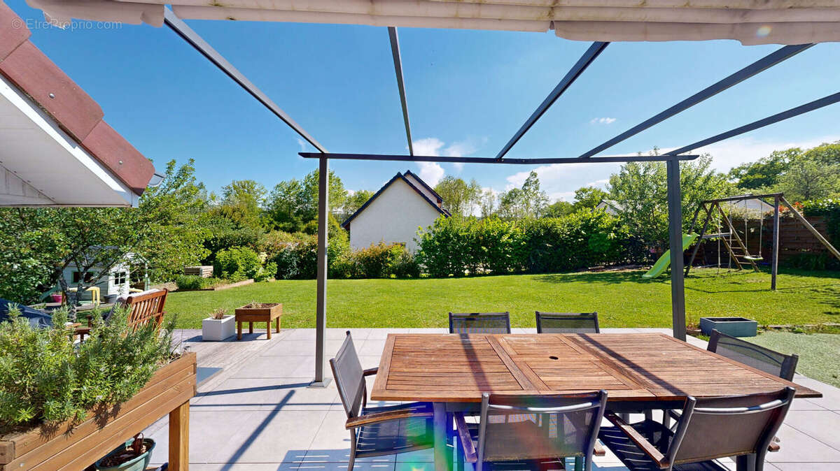 Maison à AUXON-DESSUS