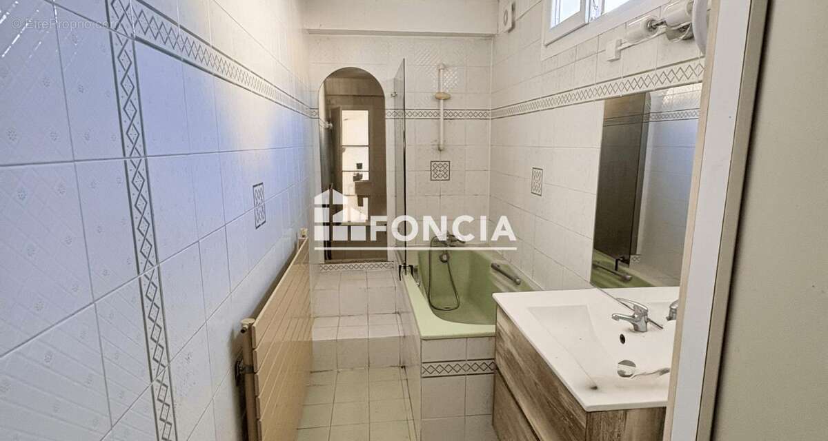 Appartement à LES PAVILLONS-SOUS-BOIS