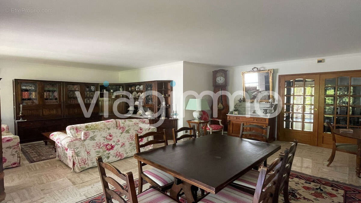 Appartement Marseille 2 pièce(s) 65.75 m2 - photo 2
