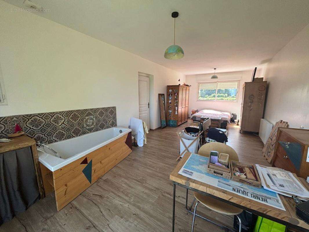 Maison à BAROMESNIL