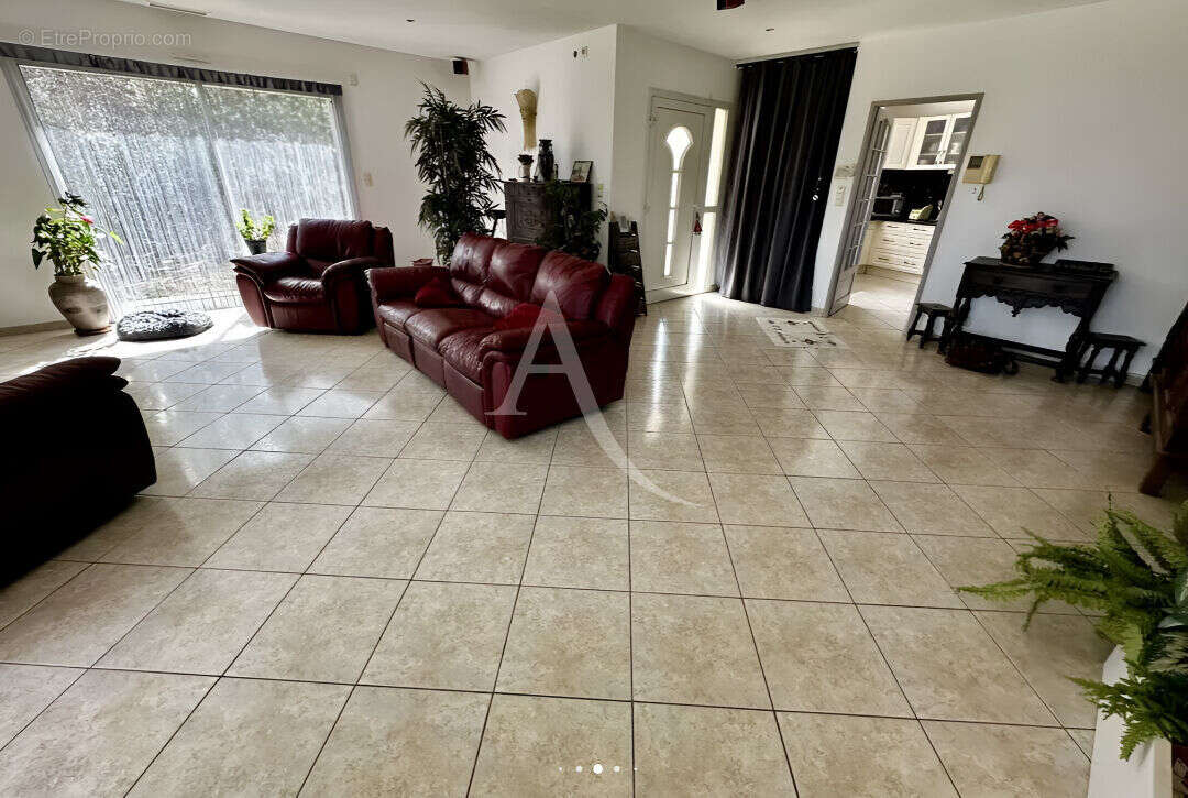 Maison PLAIN PIED Perpignan 4 pièce(s) 164.91 m2 - photo 6