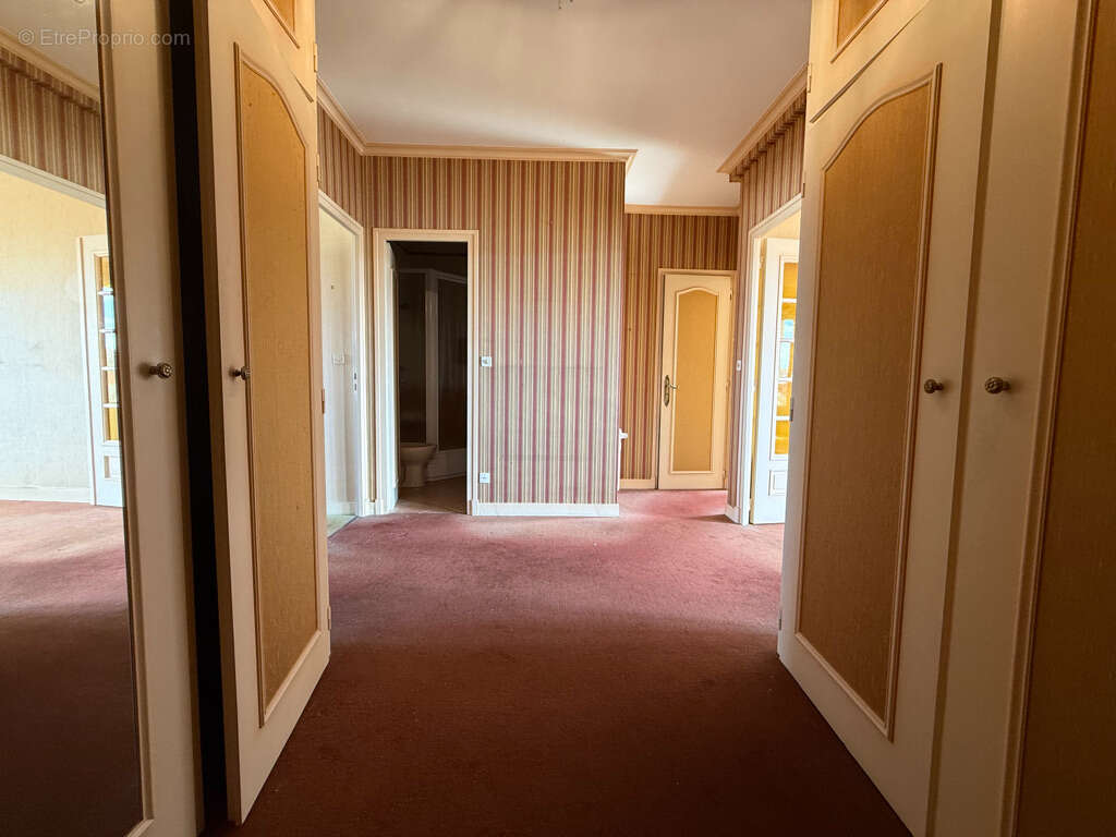 Appartement T3 Résidence Racine avec garage et ascenseur - photo 2