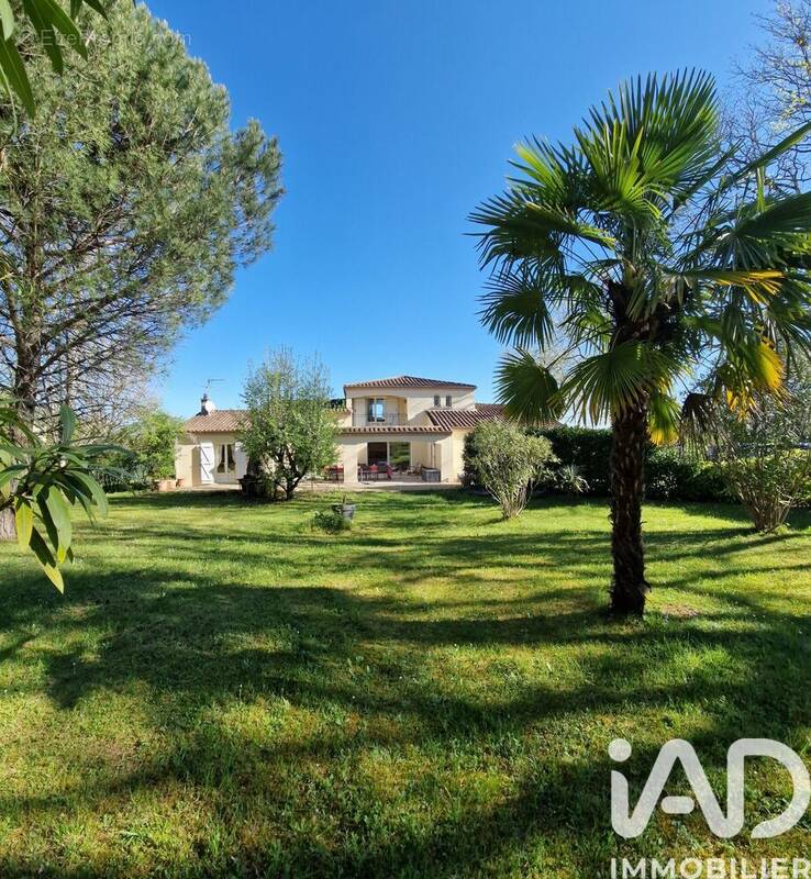 Photo 1 - Maison à TERRASSON-LAVILLEDIEU