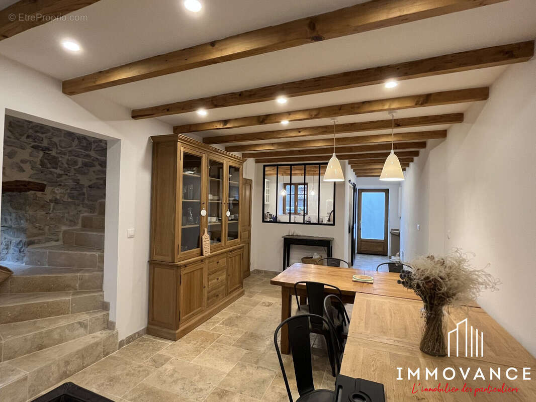 Maison à SAINTE-EULALIE-DE-CERNON