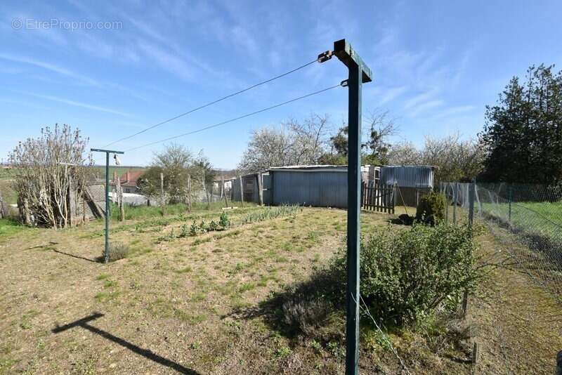 Appartement à CERCY-LA-TOUR