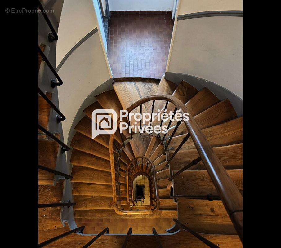 75011 - COUP DE COEUR - Studio rénové + meublé - Quartier Charonne - photo 7