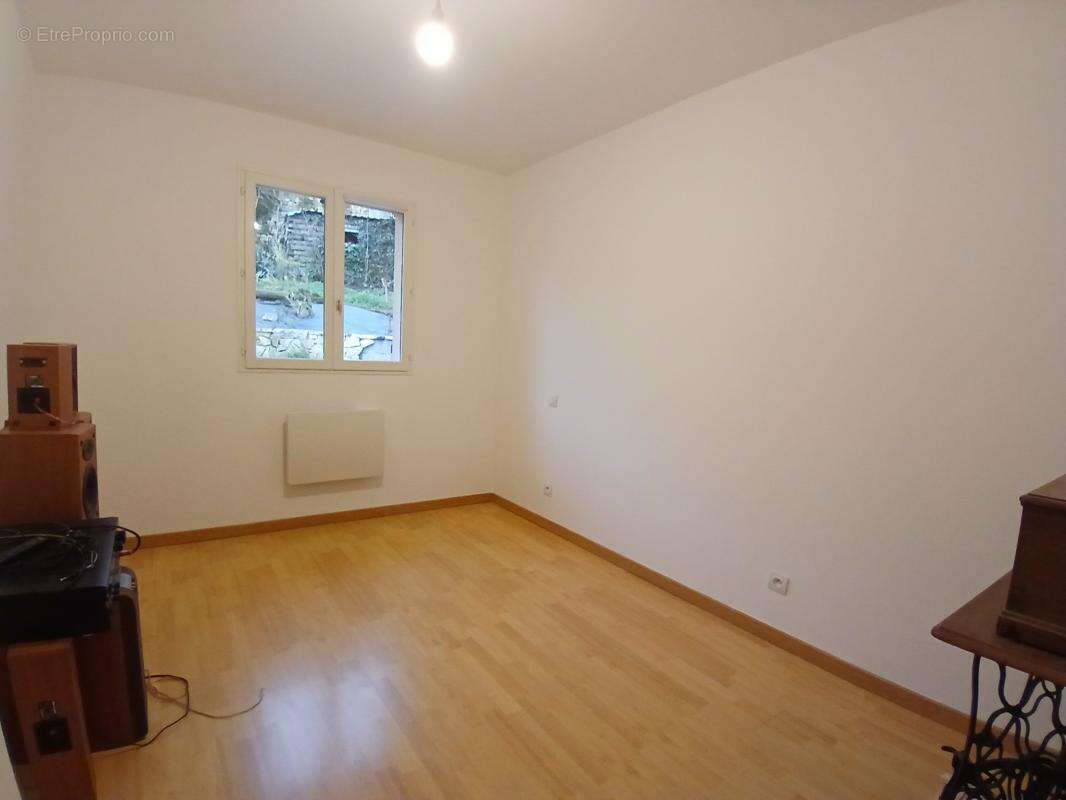 Maison à ROULLET-SAINT-ESTEPHE