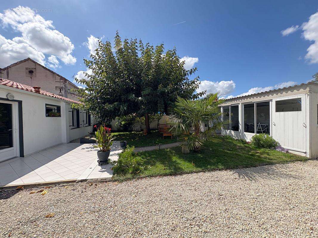Maison à CHERAC