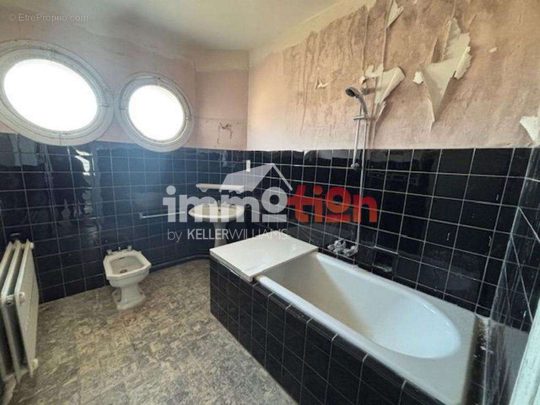 Maison à FEUQUIERES-EN-VIMEU