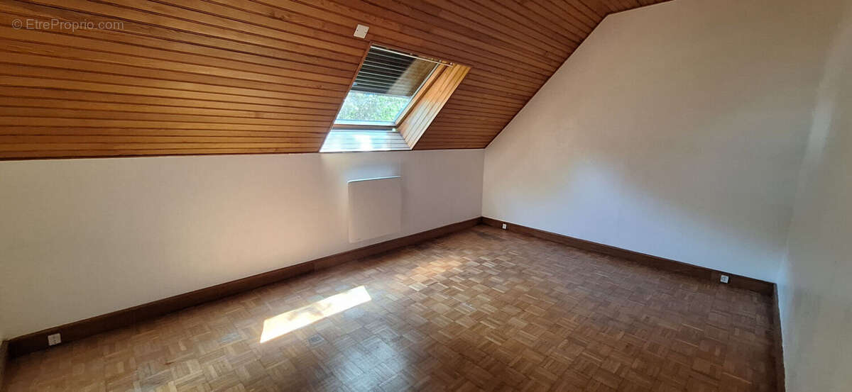 Fouesnant, bourg à pied, jolie maison de 4 chambres, sur un beau terrain arboré de 700 m² ! - photo 14